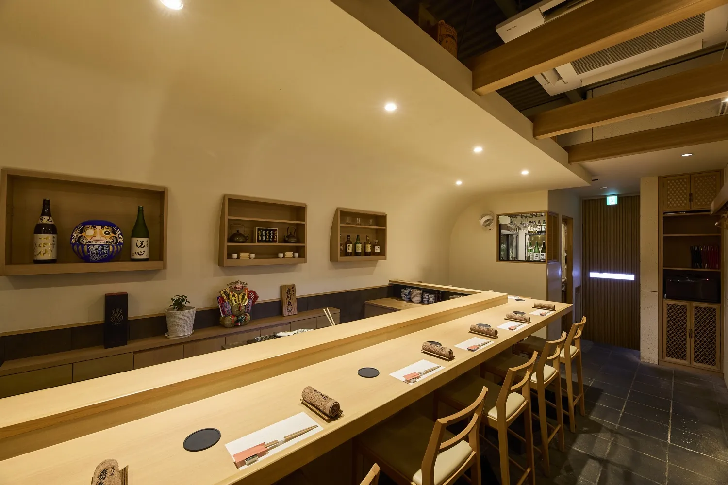 モリタ雲丹五郎 大阪本店のカウンター席